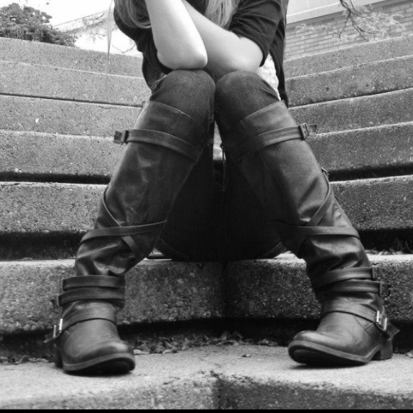 **ISO** BLACK RIDING BOOTS - Picture 5 of 7